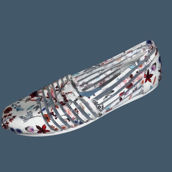 NWOB Skechers Bobs Plush Memory Foam Daisy Slip on Loafers Size 11 - Picture 1 of 7